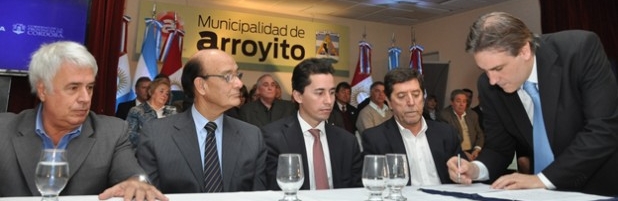 Llaryora firma el apoyo a De la Sota para pedirle a la Nación la ruta nacional 19 / Foto: prensa.gov.ar