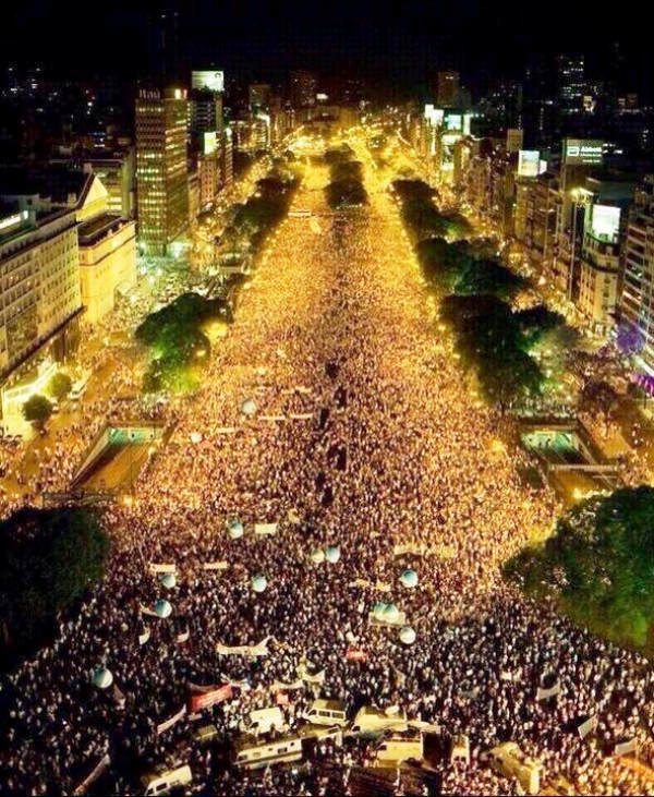 Multitudinario festejo de los hinchas argentinos en el Obelisco y las principales ciudades argentinas | Crédito: twitter @AngelDiMaria