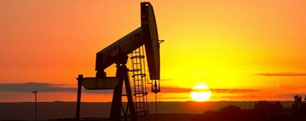 Ocaso. El precio del petróleo tocó ayer su valor más bajo en cinco años (U$S 53,61 Texas) | Foto: www.bancaynegocios.com