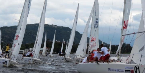 La competencia en el lago San Roque se ha convertido en una de las más importantes de Latinoamérica: participarán 22 embarcaciones. 