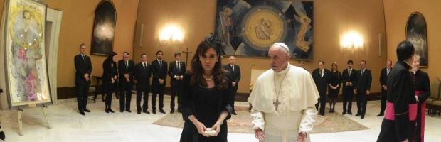 Una nutrida delegación acompañó a Cristina Kirchner en su quinto encuentro con el Papa | Foto: infobae.com
