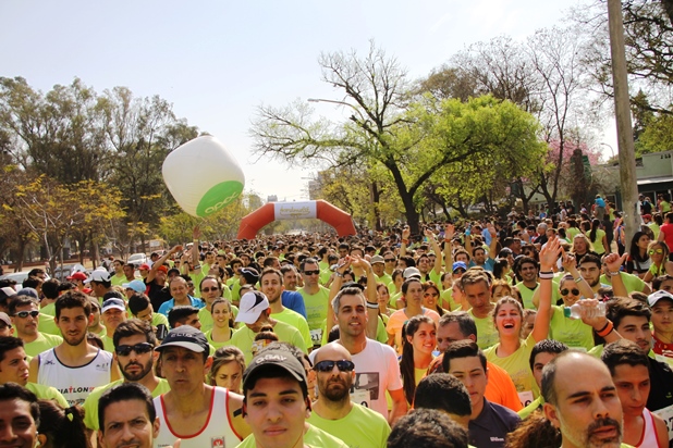 Más de 3.000 corredores en la maratón solidaria AcordonaRSE 2015 de Apex América