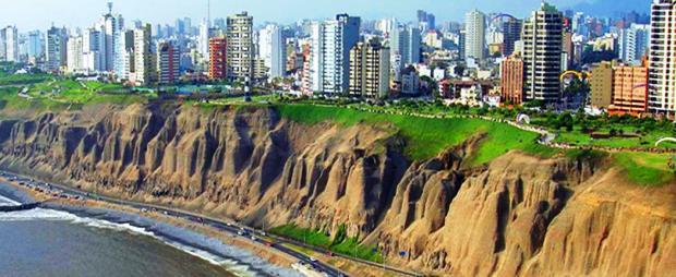 Aunque asombra por su crecimiento en los últimos años, todavía persisten fuertes desigualdades en Perú | Foto: paratoursperu.com