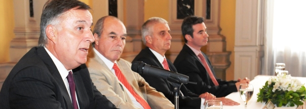 Tillard, Ricardo Sosa, ministro de Inversión y Financiamiento; Hugo Escañuela, vicepresidente, y Ramiro Sosa Navarro, director | Foto: prensa Bancor
