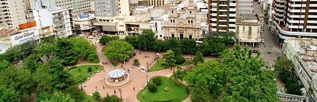 La tradicional plaza Roca, eje de la ciudad de Río Cuarto, donde habrá elecciones el 12 de junio próximo | Foto: archivo Turello.comar