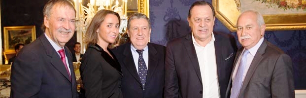 Schiaretti, junto al embajador Puerta, Gustavo Santos y el representante de Air Europa | Foto: prensa.cba.gov.ar 