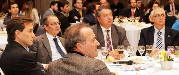 Parga (al centro) acompañado en la mesa con Gennaro, Asrin, Sánchez Torres y Escañuela | Foto: Bolsa de Córdoba 