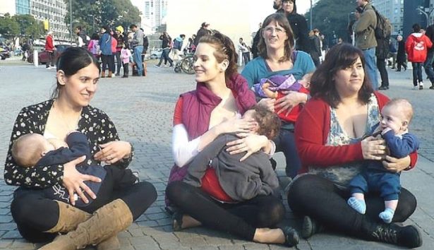 Una encuesta develó que 3 de cada 10 argentinos son reticentes al amamantamiento en público | Foto: Radio Mitre