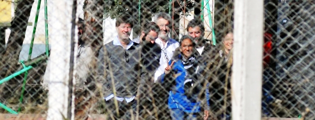 Enrique Senestrari (primero de la izquierda), junto a otros cordobeses que visitaron a Milagro Sala en prisión | Foto: lavoz.com.ar