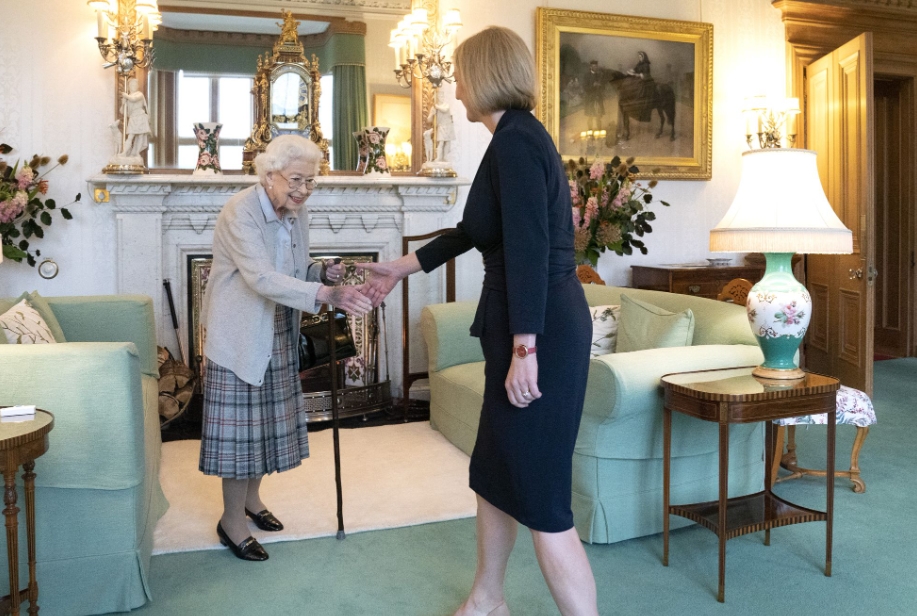Última imagen pública de la reina Isabel II recibiendo a la flamante primera ministra del Reino Unido, Liz Truss | Foto: DP vía Europa Press
