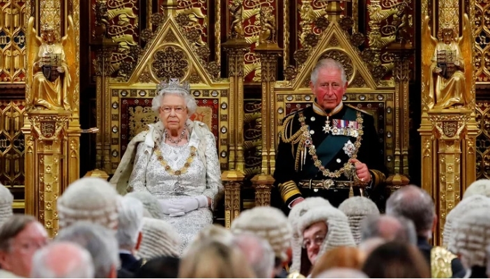Isabel II y Carlos III | Foto: Reuters.
